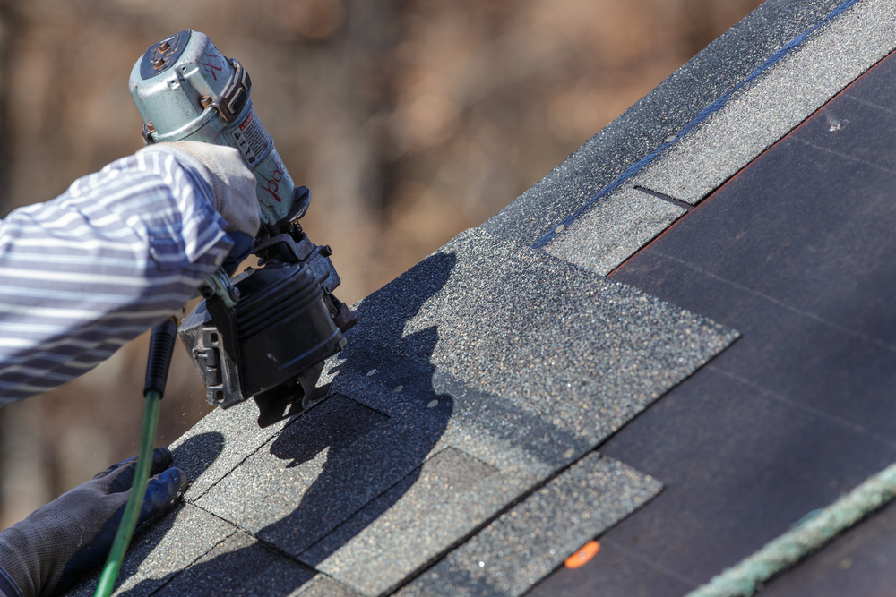 Shingle Roofing vs. Metal Roofing: Which One is Best for Your Home?